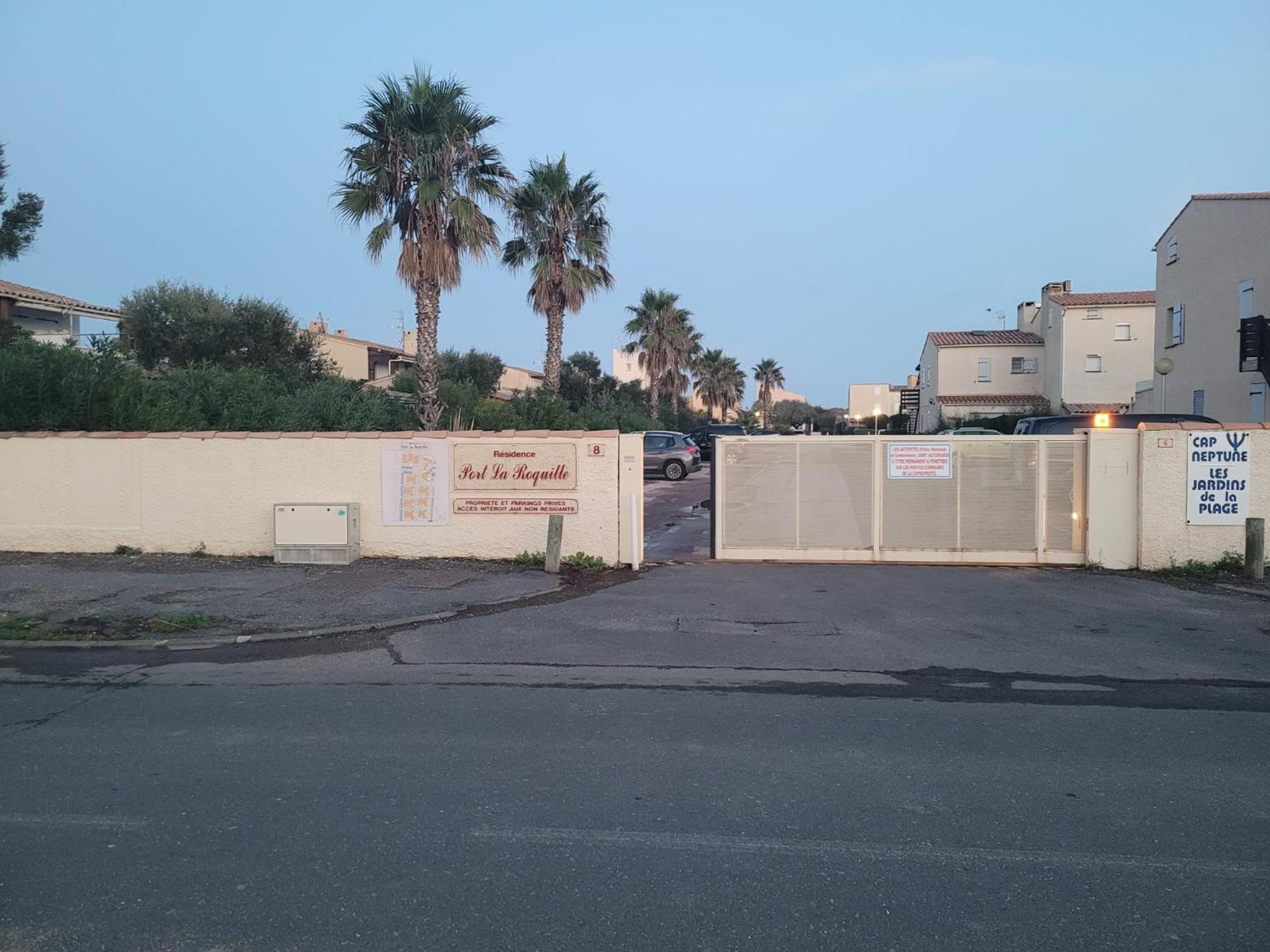 Plage De La Roquille Agde Exterior photo